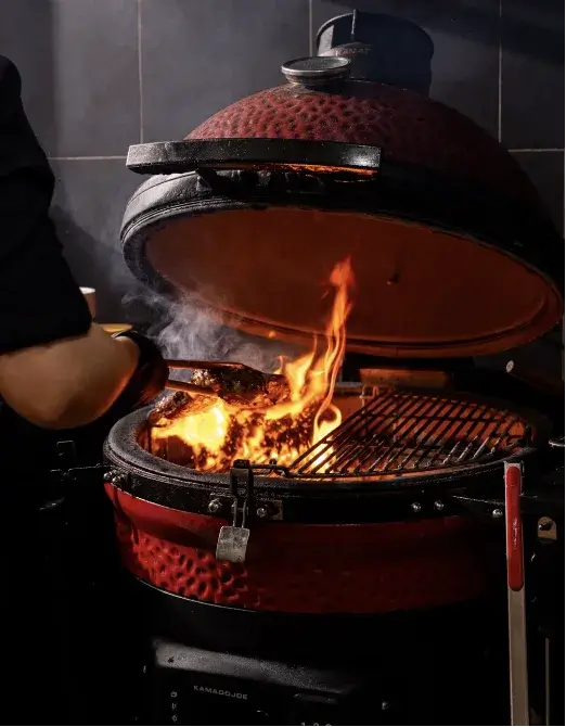 El Toroでステーキを焼き上げる様子