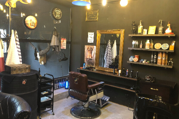 ジョーカー ヘアサロン×バー（JOKER HairSalon x Bar）