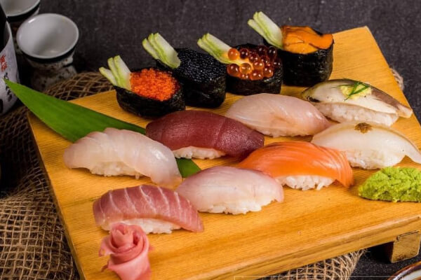 スシバー（Sushi Bar）｜カウザイ店