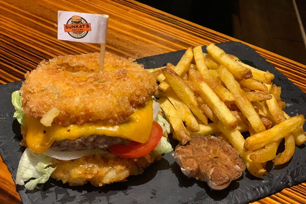 サンカッツバーガー（Sunkat's Burger）
