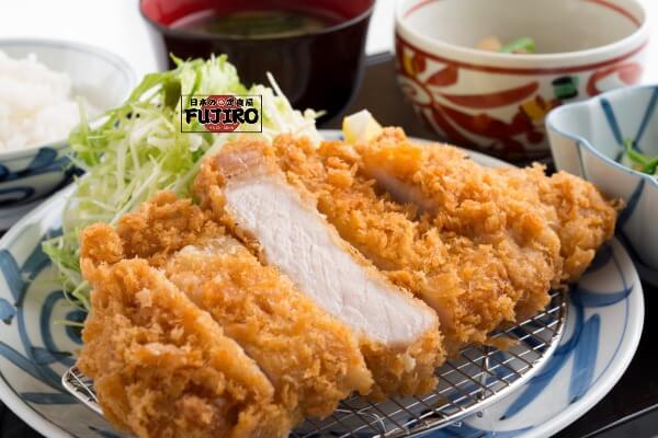 日本の定食屋FUJIRO（フジロー）タイバンルン店
