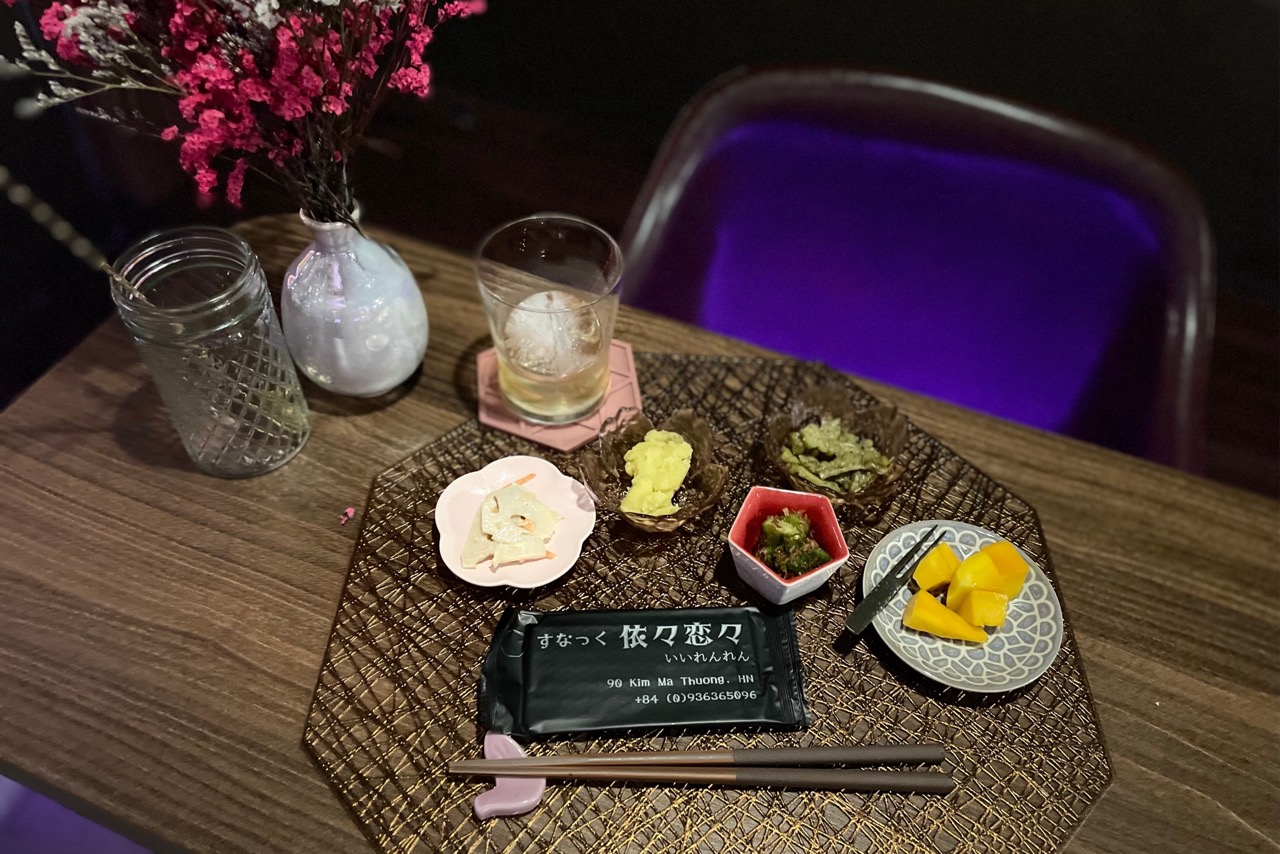明朗会計と手作り小鉢で、気兼ねなく楽しめる